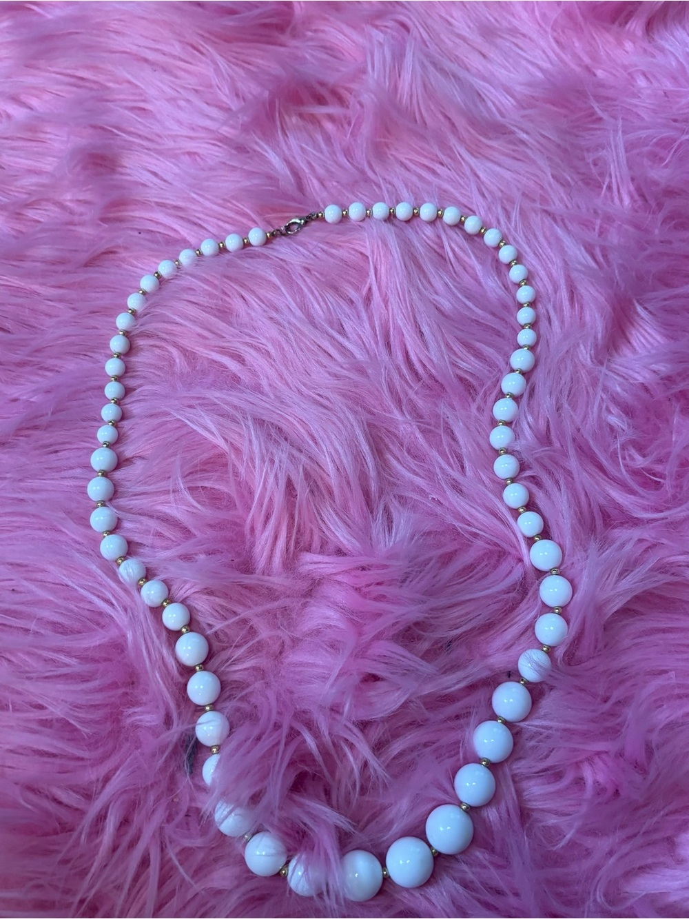 Vintage White Graduated Bead Necklace Retro Statement Jewelry